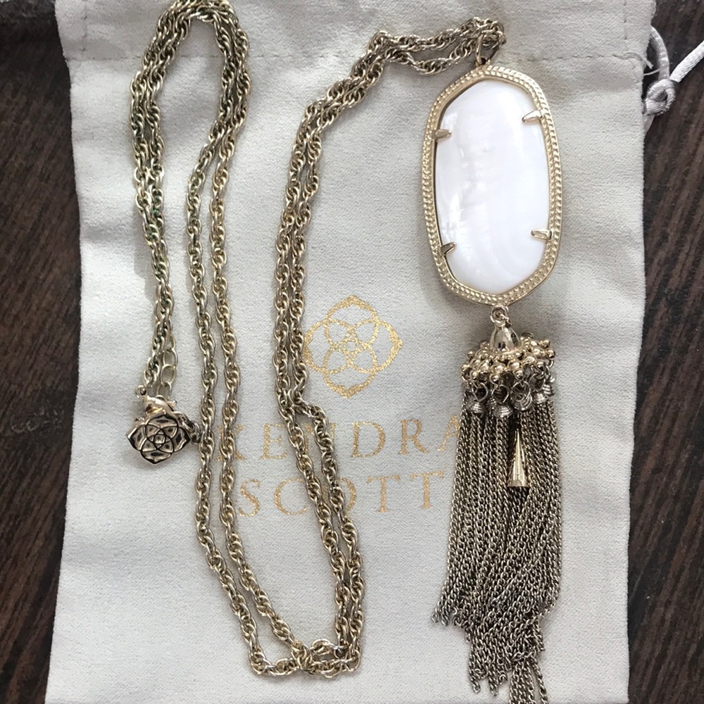 Kendra Scott Rayne Necklace in White Pearl